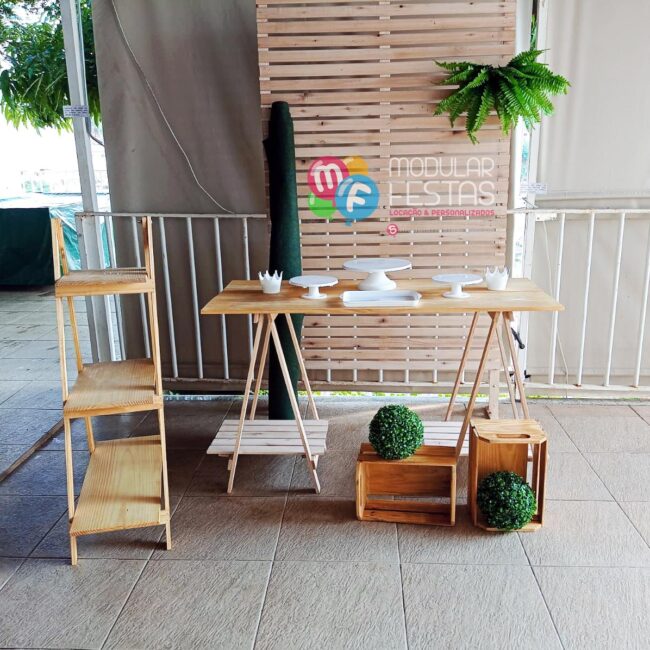 Decoração temática em Madeira Pegue e Monte. Ideal para noivados, Mini casamentos, recepções e vários outros eventos.